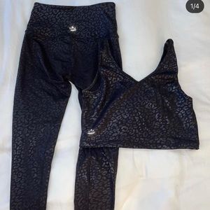Beyond Yoga black cheetah set